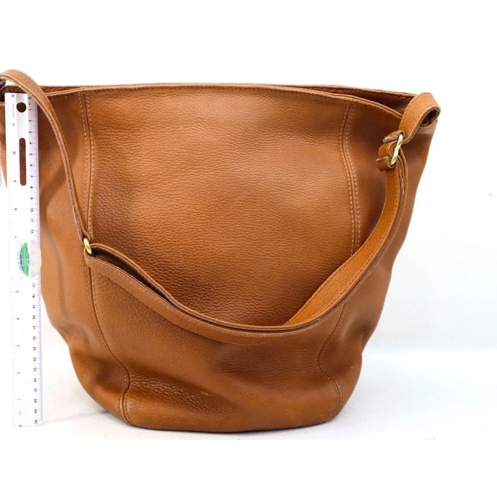 Coach Vintage 90s Sonoma Tan Pebbled Leather Bucket Bag